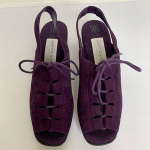 JONES NEW YORK Violet Lace Up Wedges